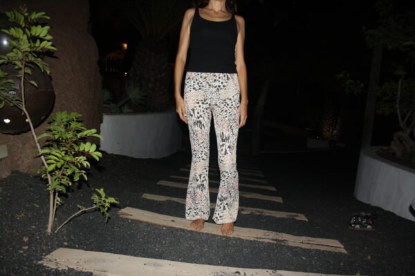 Leggings acampanados estampado animal - Image 2